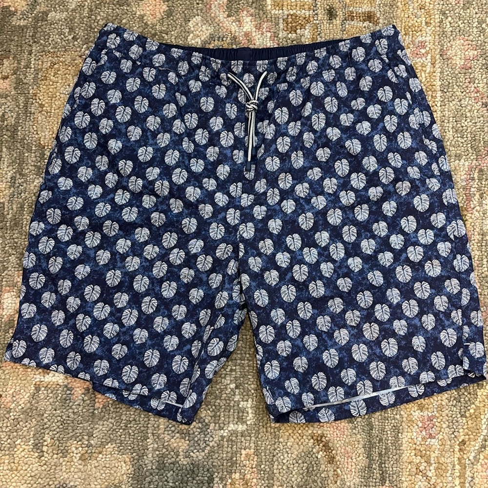 Peter Millar men’s swim trunks